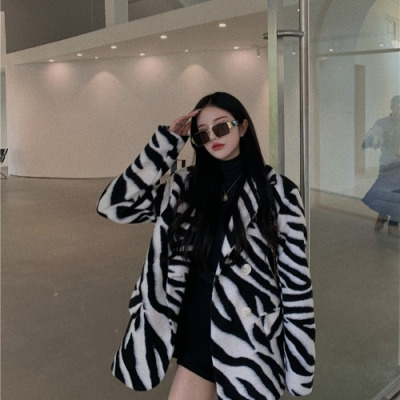 FISHBASKET气质斑马纹毛呢子外套女冬季2020新款黑色御姐范加厚中长款风衣潮风衣女