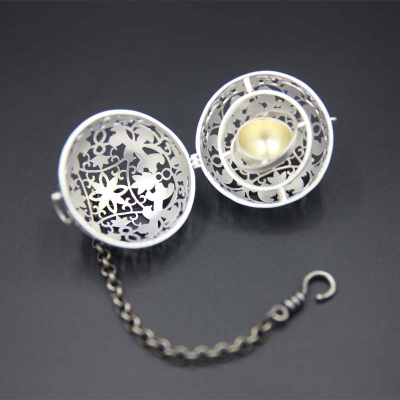 中国工艺 葡萄花鸟纹银香囊 足银摆件挂件 收藏摆件 文创礼品(不含