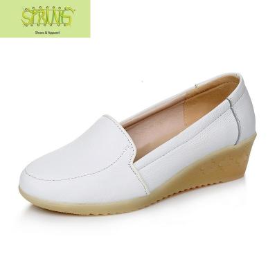 2018新款真皮白色护士鞋女坡跟牛筋底防滑院护理鞋工作鞋软底语娄休闲鞋