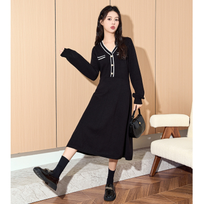 [3件8.5折127.4元,叠加优惠券]唐狮V领连衣裙女秋冬新款黑色针织连衣裙中长款毛衣裙气质女装y