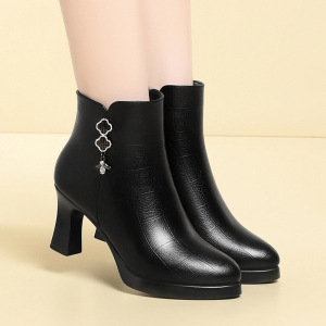 短靴女秋冬季新款舒适百搭加绒高跟女靴防水台不累脚中年女士靴子