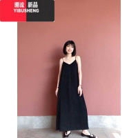 YIBUSHENG法式轻熟风露肩宽松压褶长款度假直筒裙坠感百褶吊带连衣裙女
