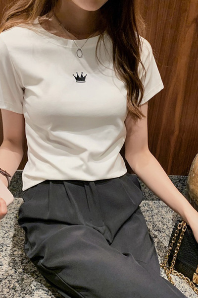 夏季新款修身刺绣圆领短袖T恤女装学生女士打底上衣