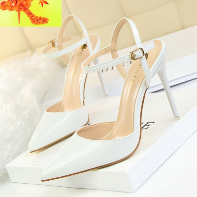 欧美2019春夏新款尖头鞋漆皮金属凉鞋OL细跟高跟鞋一字扣单鞋女银简畅