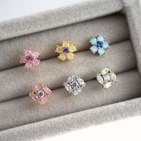 韩国直送小巧五花瓣花朵精致方形耳骨钉ins钛钢粗杆送女朋友老婆情人节七夕生日礼物