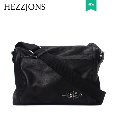赫泽琼斯HEZZJONS奢侈品单肩包进口意大利牛皮斜挎包青年时尚潮流简约背包男神英伦生日礼物单肩背包黑色进口意大利牛皮