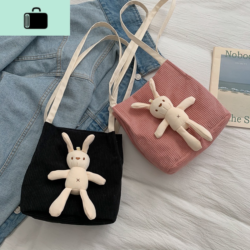 春夏小包包女2020新款潮质感洋气灯芯绒水桶包卡通可爱单肩手提包NEW LAKE