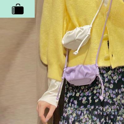 2020夏季新款单肩斜挎包手拿包可爱紫色mini褶皱柔软云朵小包包女NEW LAKE女手包