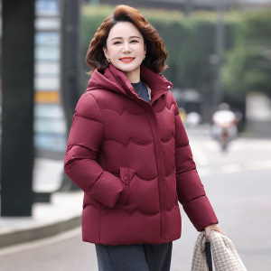 冬季加绒妈妈棉衣40岁连帽款中老年女冬装加厚棉服60岁中年外套女