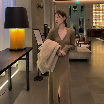 (JIAMEN)新品直营-爆卖2020秋冬款冷淡风气质针织裙法式小众设计感开叉裙V领长袖连衣裙