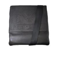 Emporio Armani男士斜挎包 经典简约纯色百搭皮质徽标细节休闲单肩包