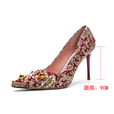 七色王国婚鞋红秀禾服结婚鞋2020年秋新款尖头高跟鞋女细跟中式婚宴新娘鞋休闲鞋