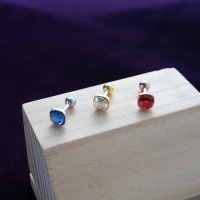 韩国进口小巧单个方钻耳骨钉简约气质大方旋转圆球拧堵送女朋友老婆情人节七夕生日礼物