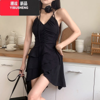 YIBUSHENGSPICY 纯欲性感V领不规则吊带连衣裙女立体花朵系带挂脖褶皱短裙