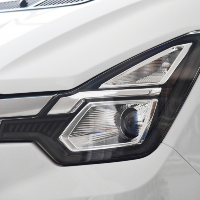 福特全顺 2020款 2.0T汽油多功能商用车中轴低顶双开尾门国VI 白色