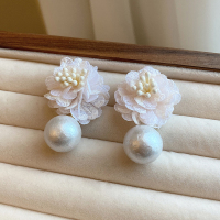 法式温柔珍珠白色花朵耳环女2024新款小众设计高级感优雅耳钉耳饰送女朋友老婆情人节七夕生日礼物