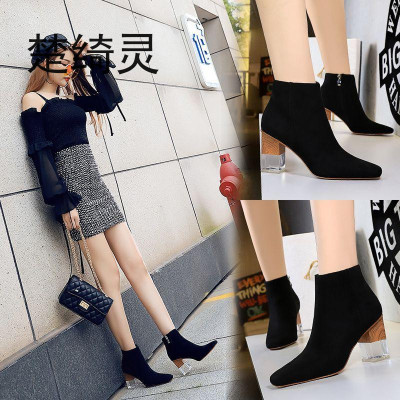 楚绮灵-欧美时尚拼色透明水晶跟粗跟高跟绒面方头夜店显瘦短靴