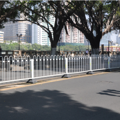 路侧护栏 H-850*L-3080 立柱80X80X2.0 横杆规格:50X30X2.0 圆钢规格:16mm 单位/米