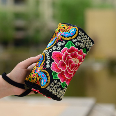 手拿包民族风绣花包包刺绣斜挎小方包零钱手机袋小包女包2020新款