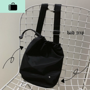 韩国ins原宿港风超火复古抽绳斜挎包百搭单肩包学生黑色小包包女NEW LAKE 黑色女斜挎包 黑色