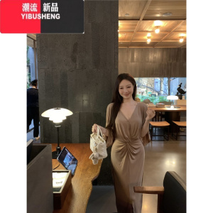 YIBUSHENG法式气质优雅V领连衣裙女季裙子扭结设计感开叉包臀裙咖色长裙 咖色 均码