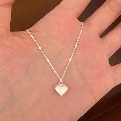 纯银磨砂爱心项链女款2025新款轻奢小众锁骨链日常通勤配饰潮送女朋友老婆情人节七夕生日礼物