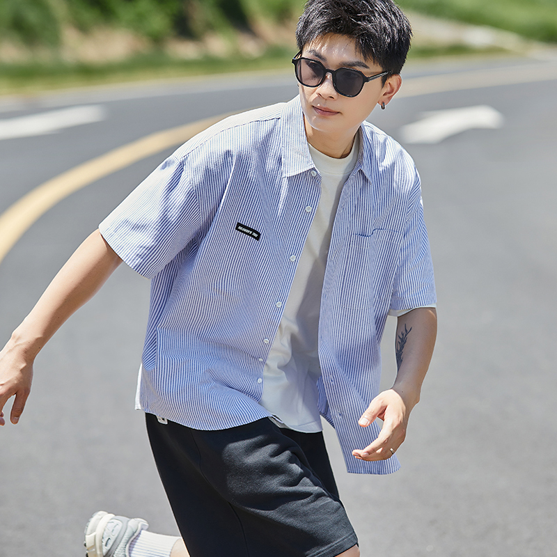 [2.5折价98元]唐狮夏季新款条纹短袖衬衫男日系宽松休闲韩系百搭复古衬衣外套男
