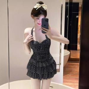 2026新款连体裙式波点挂脖泳衣女泡温泉度假风显瘦遮肉性感游泳装