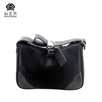 山之只 收纳单肩斜跨包 黑色33*10*20cm 个