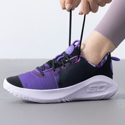 安德玛(Under Armour)男鞋女鞋新款时尚潮流运动鞋健身训练舒适透气篮球鞋6000197-001 ZP
