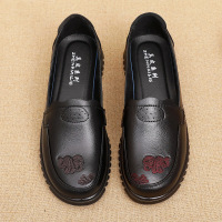 新款中老年女式妈妈鞋软底百搭耐磨真皮女单鞋