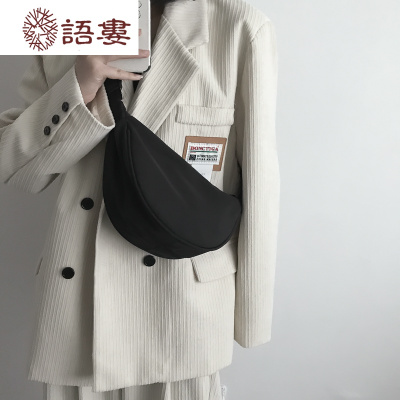 chiyu小包包女夏2020新款潮斜挎包女百搭学生帆布包20胸包单肩饺子包