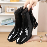 真皮漆皮短靴女年秋冬新款粗跟中跟复古韩版马丁靴加绒单靴女