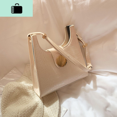 高级感小包包女2020新款潮夏季时尚百搭斜挎包ins网红单肩腋下包NEW LAKE女士单肩包