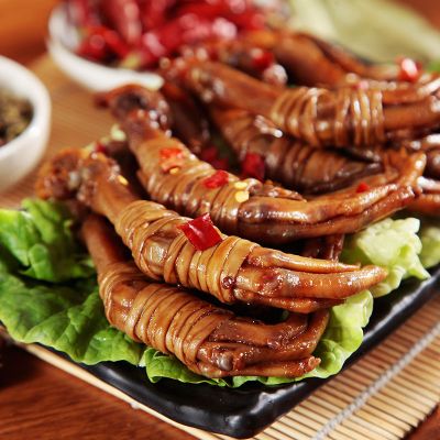 香辣鸭脚包鸭掌卤味熟食网红休闲食品开袋即食鸭类制品