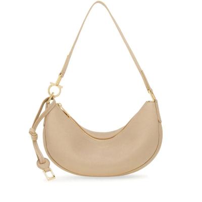 Salvatore Ferragamo女士百搭简约小巧单肩斜挎包潮酷休闲出行实用潮品