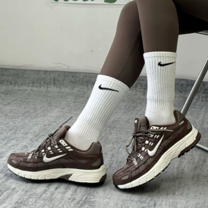 耐克(NIKE)女鞋新款运动鞋低帮轻便舒适透气跑步健身训练休闲鞋BV1021-011 ZP