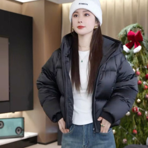 冬季新款短款连帽泡芙棉服女年休闲加厚保暖肯豆款面包服外套