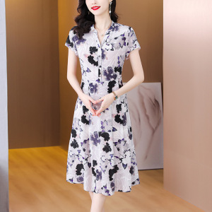 贵夫人真丝桑蚕丝连衣裙女2024夏季新款中年洋气妈妈高贵气质收