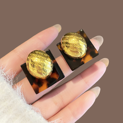 轻奢精致豹纹港风耳环2024新款高级感耳钉时尚个性小众耳饰女送女朋友老婆情人节七夕生日礼物