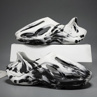 洞洞鞋男士夏季潮流外穿防滑软底个性设计水墨风网红户外海边凉拖_382