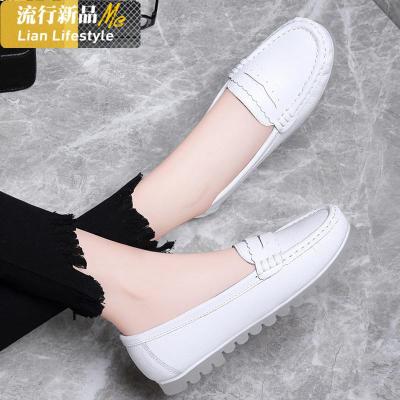 护士鞋女春季平底鞋2020新款真皮白色防滑软底医院舒适透气豆豆鞋知义(ZHIYI)休闲鞋