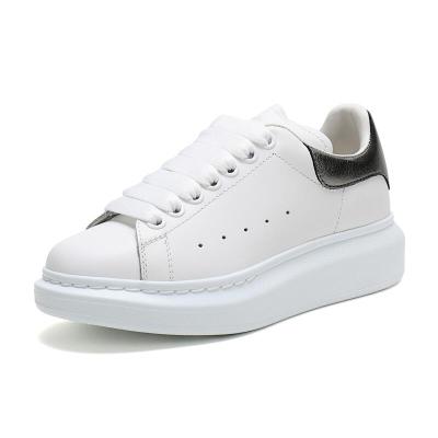 AlexanderMcQu亚历山大·麦昆女款系带阔型运动鞋休闲鞋小白鞋553770WHFBU