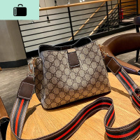 质感小包包女士2020新款潮大容量宽带百搭ins时尚单肩斜挎水桶包NEW LAKE女斜挎包