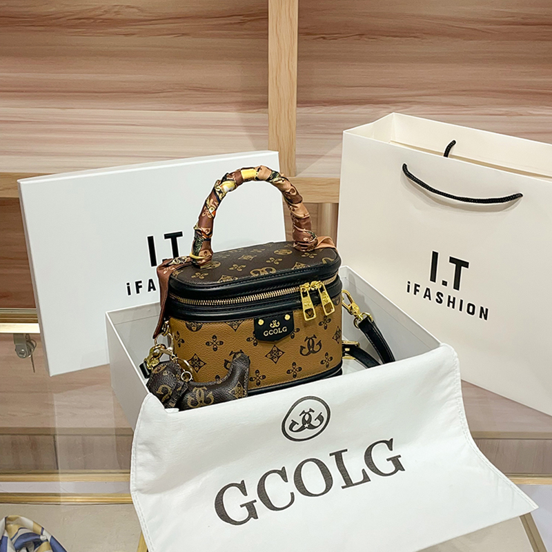 欧美时尚女士包包女2026新款高级感女包小方包单肩斜挎包印花手提发财盒子包小包