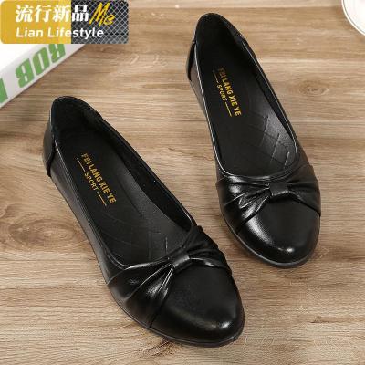 2019秋季新款妈妈鞋单鞋防滑软底坡跟中老年人皮鞋休闲工作鞋女鞋知义(ZHIYI)休闲鞋