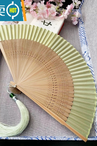 XIANCAI女扇复古风折叠礼品折扇子汉服扇夏季便携带小浅绿色跳舞扇旗袍夏 浅绿色