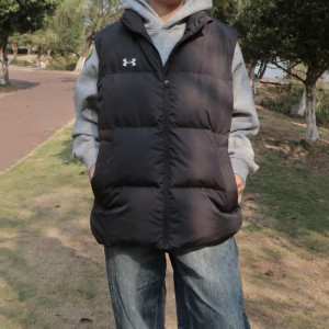 安德玛(Under Armour)男装新款羽绒马甲保暖舒适休闲运动羽绒马甲外套上衣25600803-001 ZP
