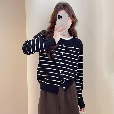 [3件8.5折127.4元,叠加优惠券]唐狮新款韩系休闲百搭条纹圆领开衫女初秋薄款针织衫毛衣qd
