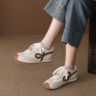 牛反绒德训鞋女2026春季新款休闲真皮时尚百搭圆头平底休闲小白鞋